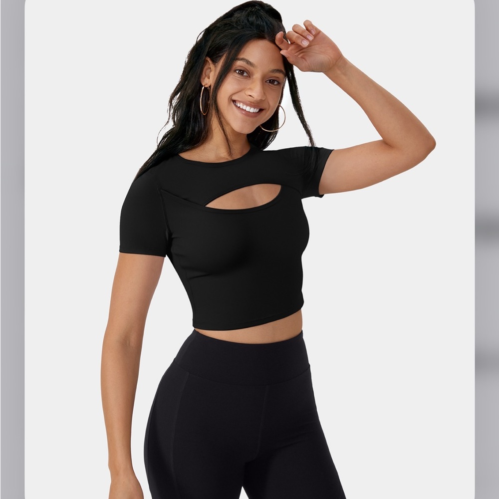 In My Feels Cloudful™ Round Neck Cut Out Cropped Barre Ballet Dance Sports Top